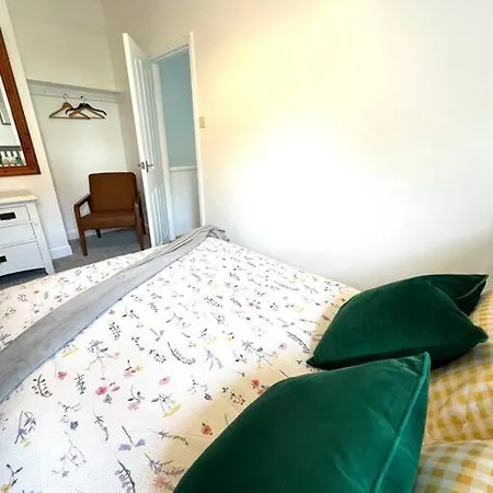 3 Bed Terrace In Central Cromer, Close To Beach Exterior photo